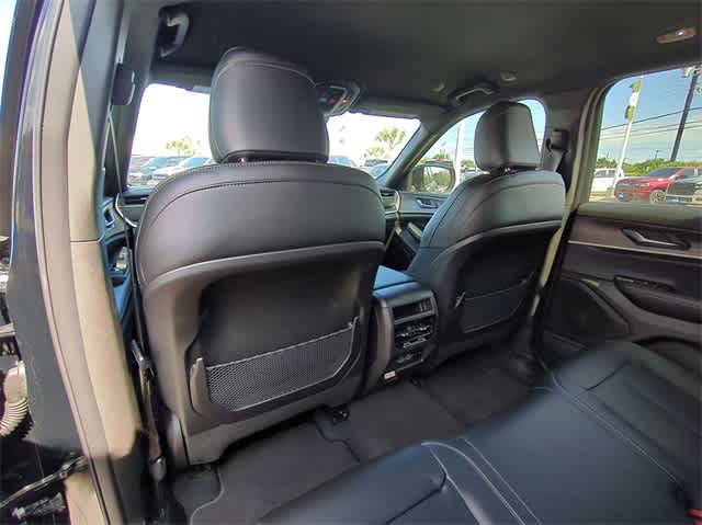 2025 Jeep Grand Cherokee Limited Edition 19