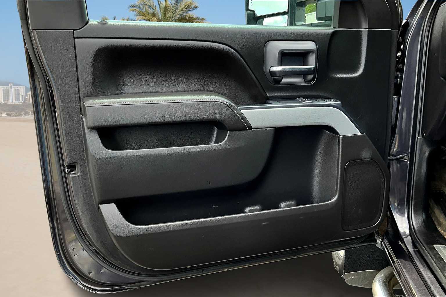 Thumbnail: 2015 Chevrolet Silverado 3500 - 24