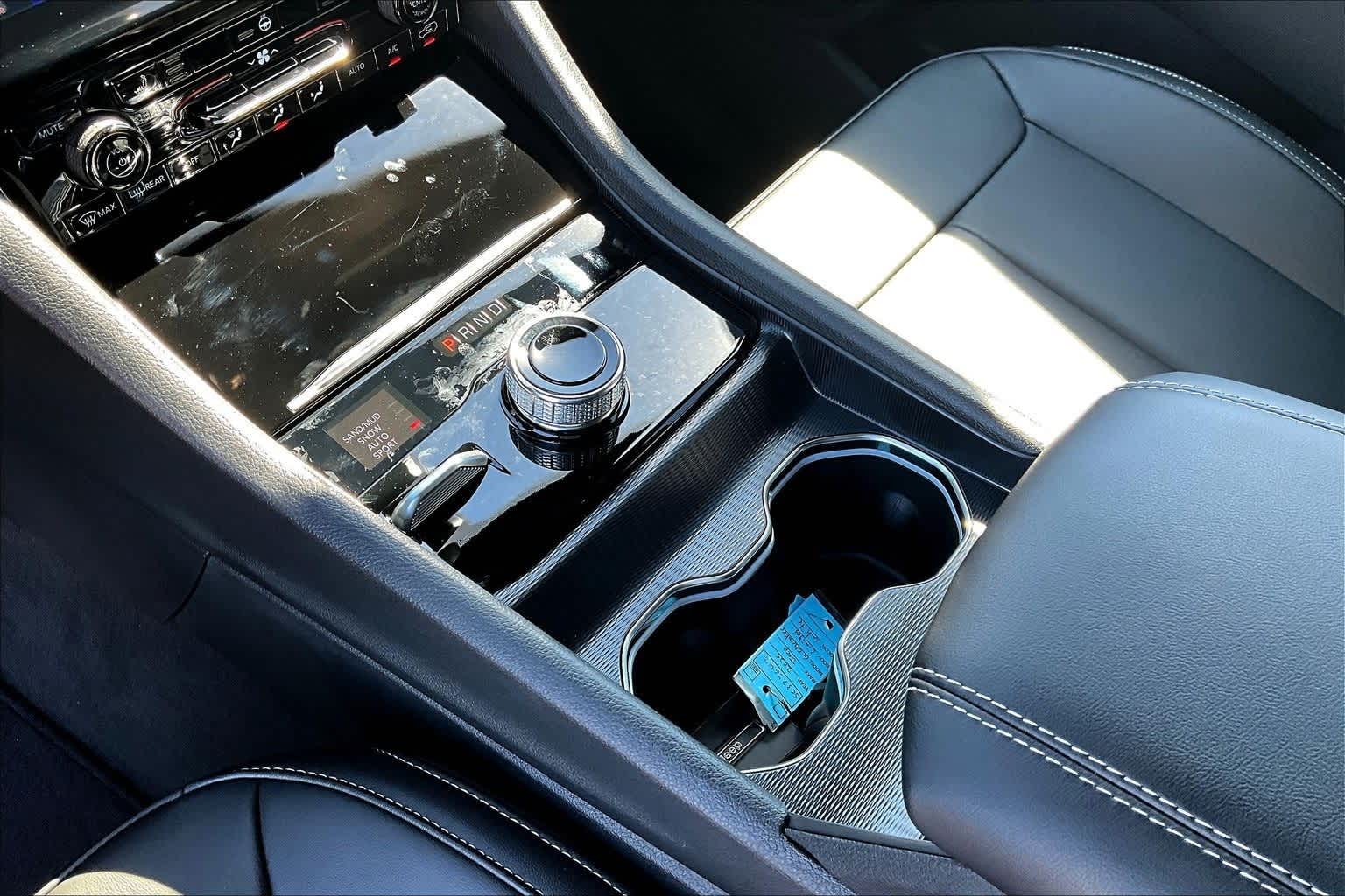 Thumbnail: 2025 Jeep Grand Cherokee - 17