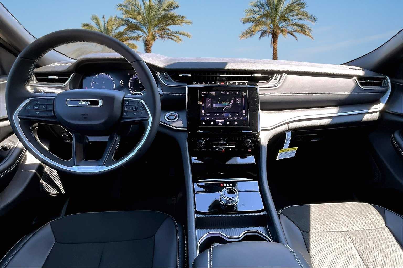 Thumbnail: 2025 Jeep Grand Cherokee - 9