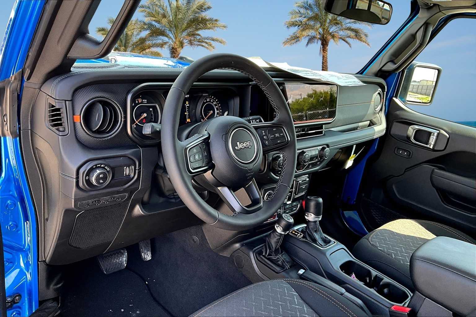 Thumbnail: 2025 Jeep Gladiator - 2