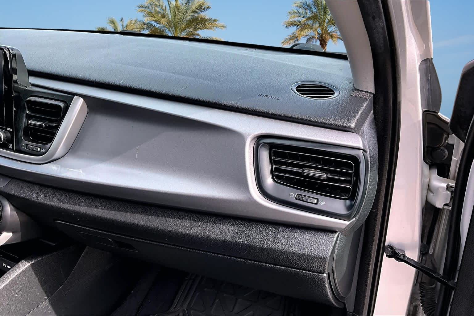 Thumbnail: 2023 Kia Rio - 21