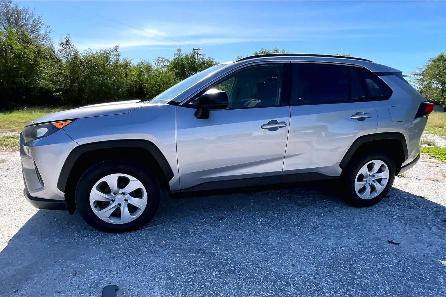 Thumbnail: 2019 Toyota RAV4 - 3