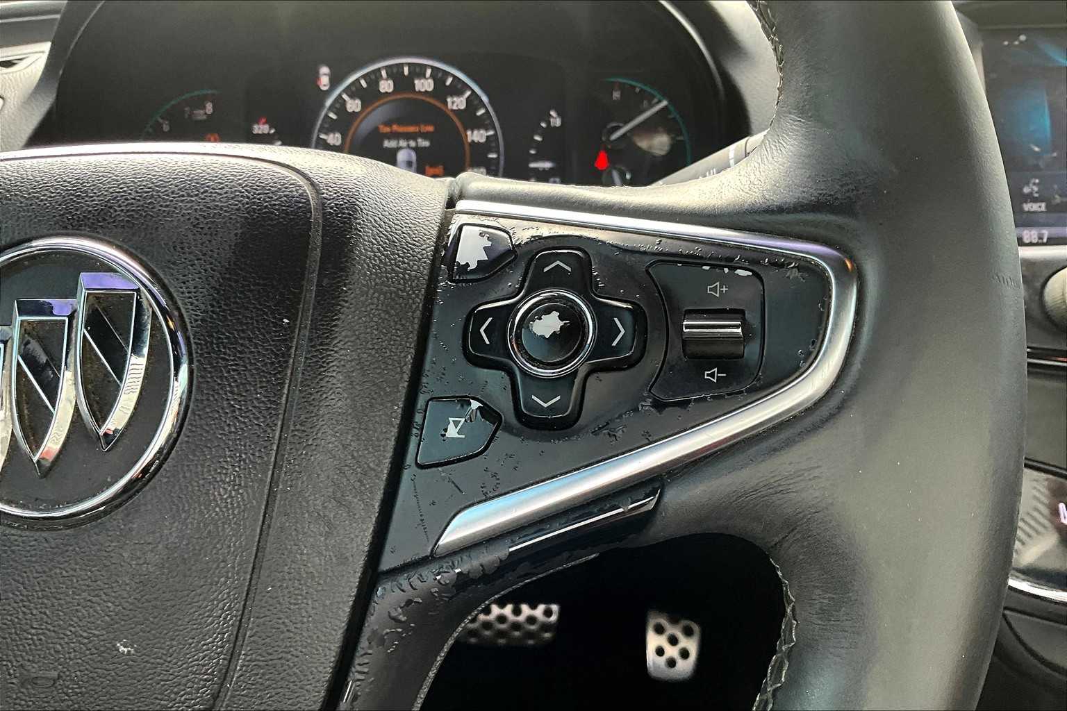 Thumbnail: 2015 Buick Regal - 24