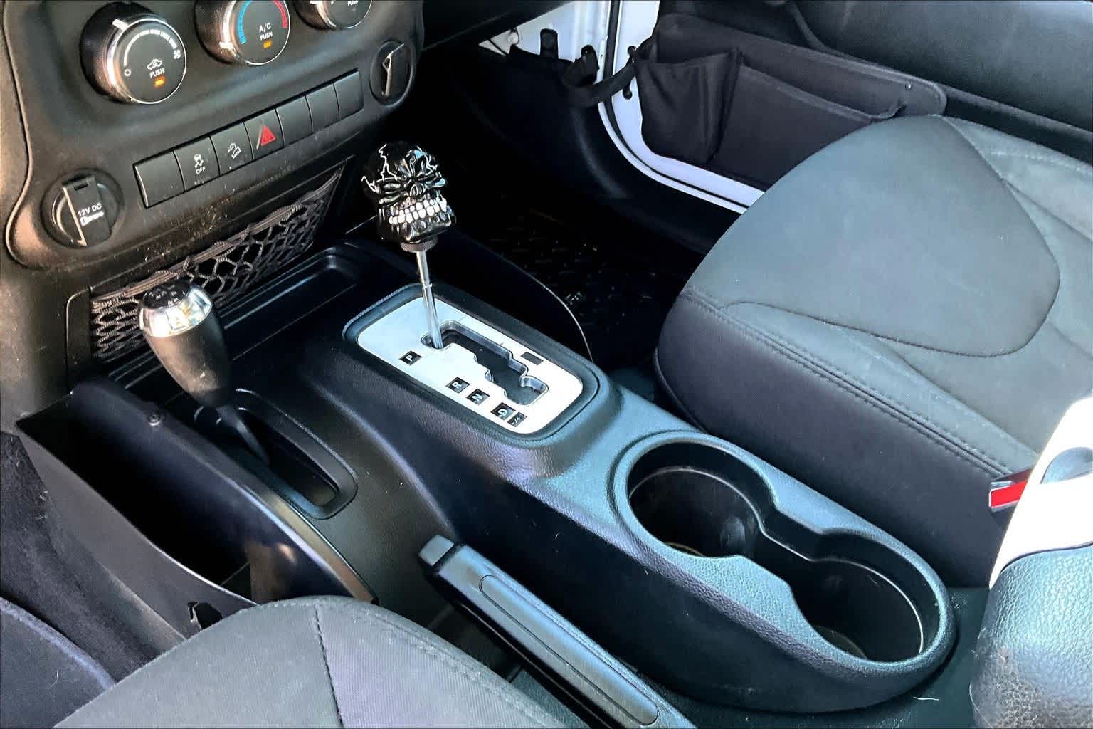 Thumbnail: 2018 Jeep Wrangler - 16