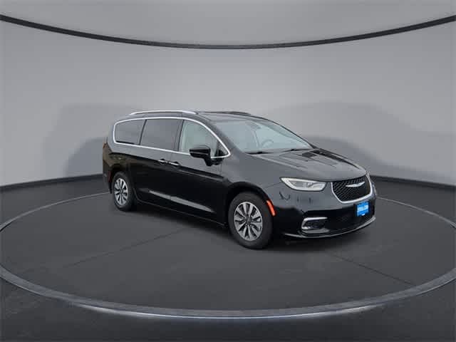 Thumbnail: 2021 Chrysler Pacifica - 2