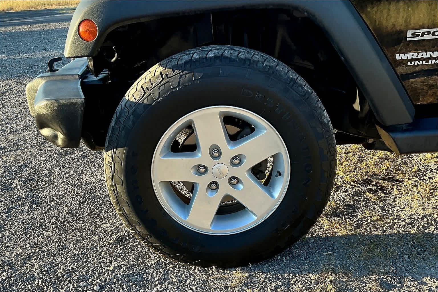 Thumbnail: 2016 Jeep Wrangler - 34