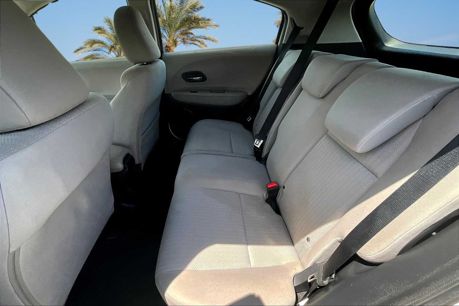 2016 Honda HR-V LX 13