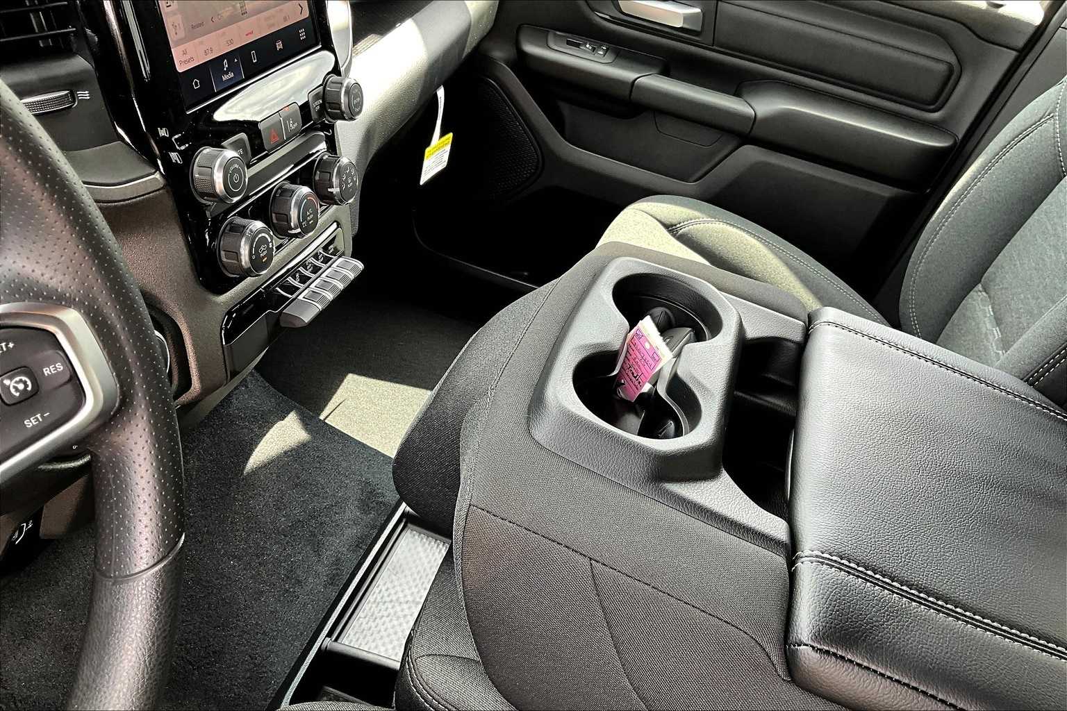 Thumbnail: 2025 RAM 1500 - 17