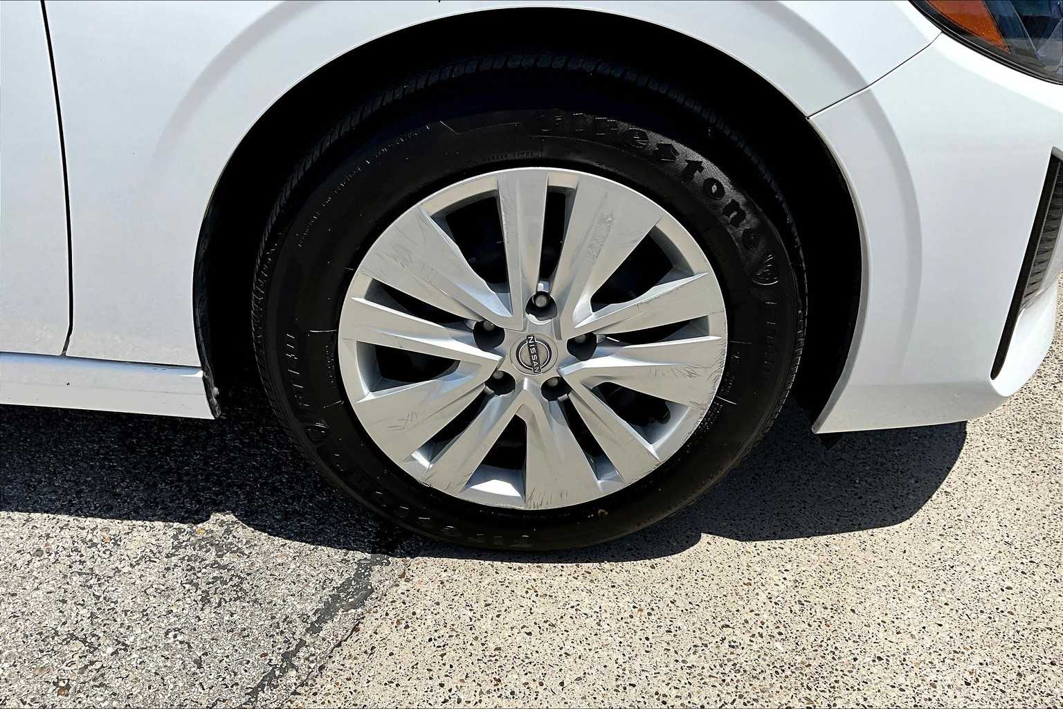 Thumbnail: 2024 Nissan Sentra - 32