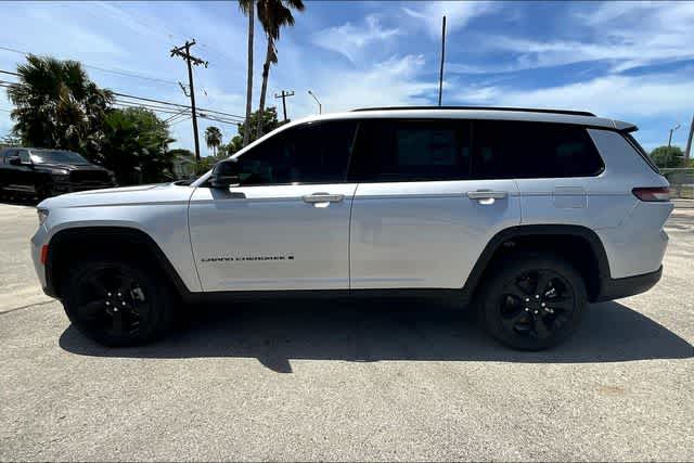 Thumbnail: 2025 Jeep Grand Cherokee - 3