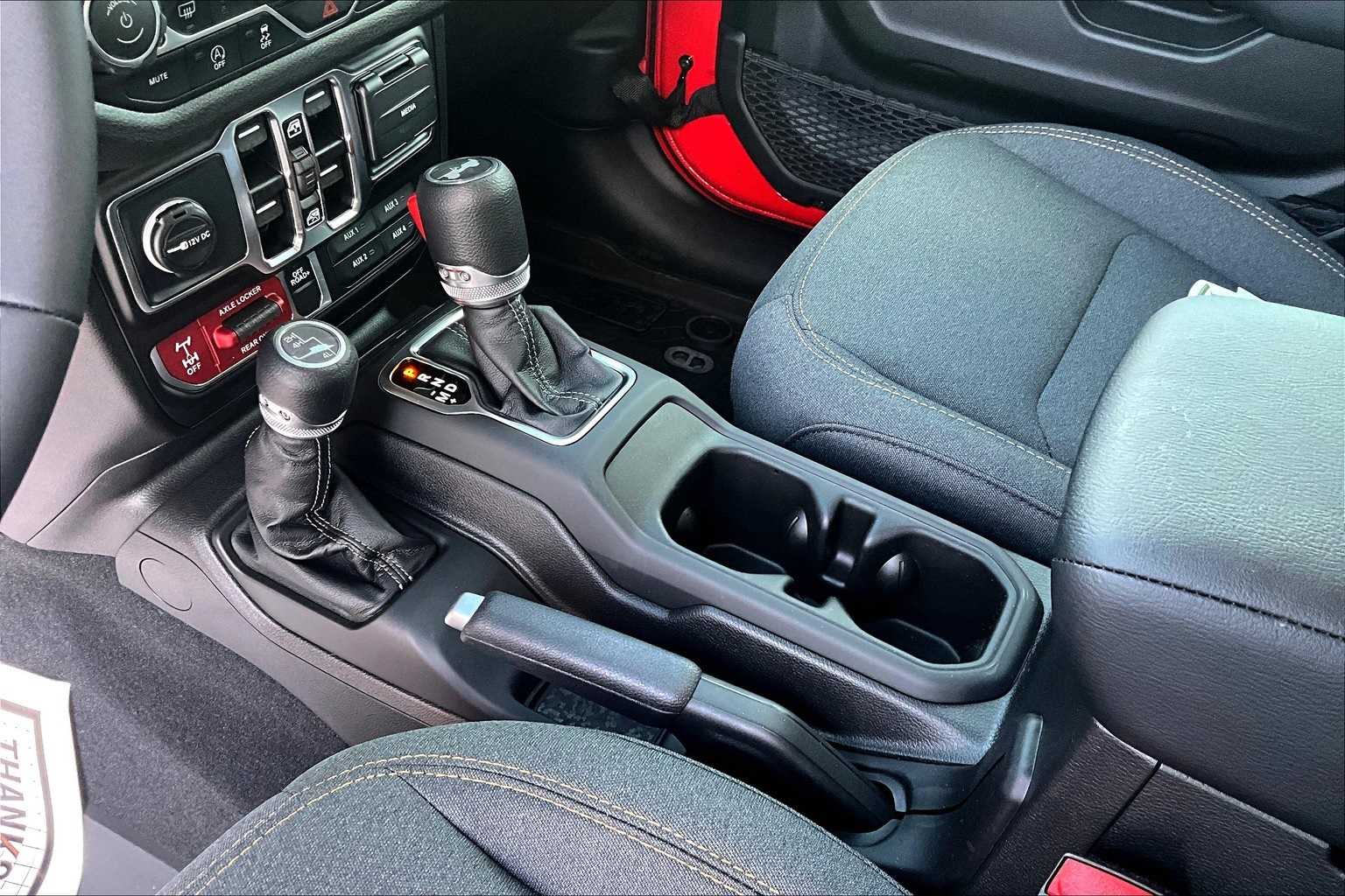 Thumbnail: 2025 Jeep Wrangler - 16