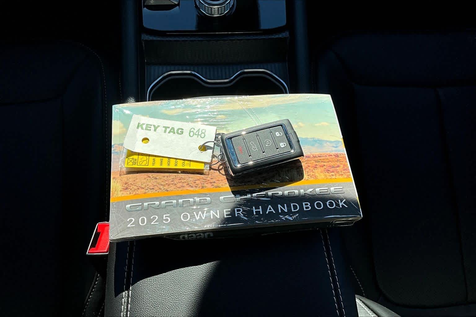 Thumbnail: 2025 Jeep Grand Cherokee - 20