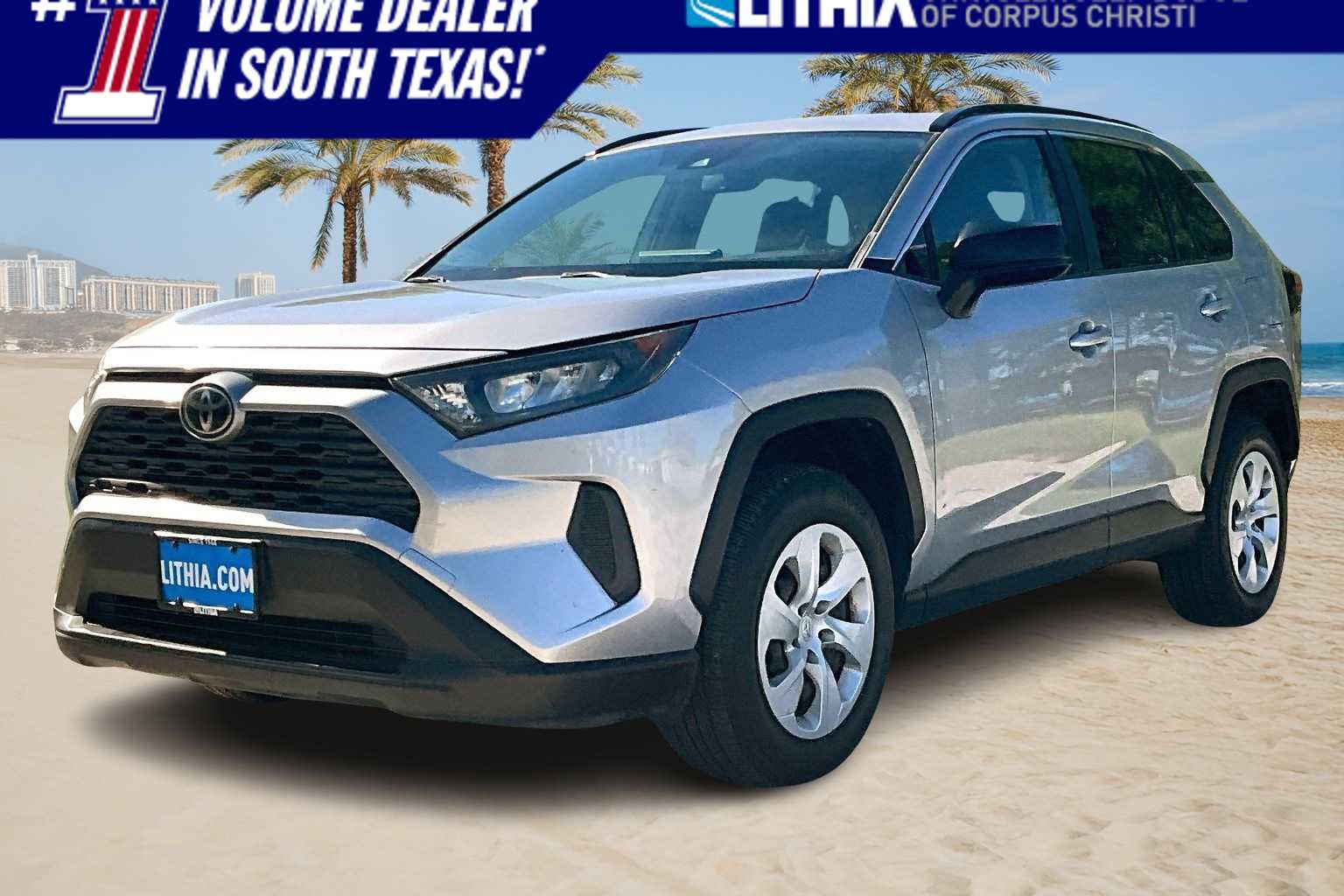 2019 Toyota RAV4 LE's photo