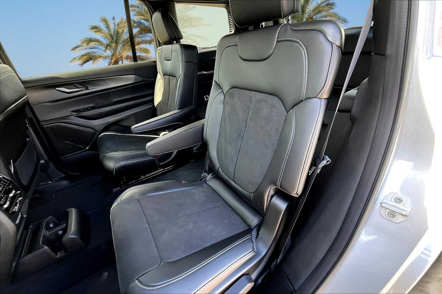 Thumbnail: 2025 Jeep Grand Cherokee - 12