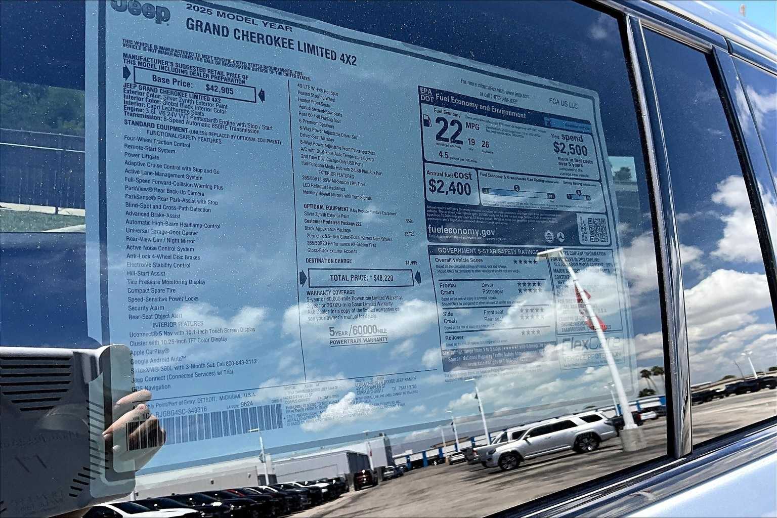 Thumbnail: 2025 Jeep Grand Cherokee - 23