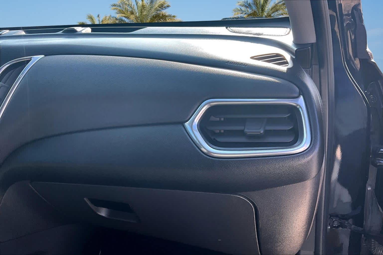 Thumbnail: 2020 Chevrolet Equinox - 21