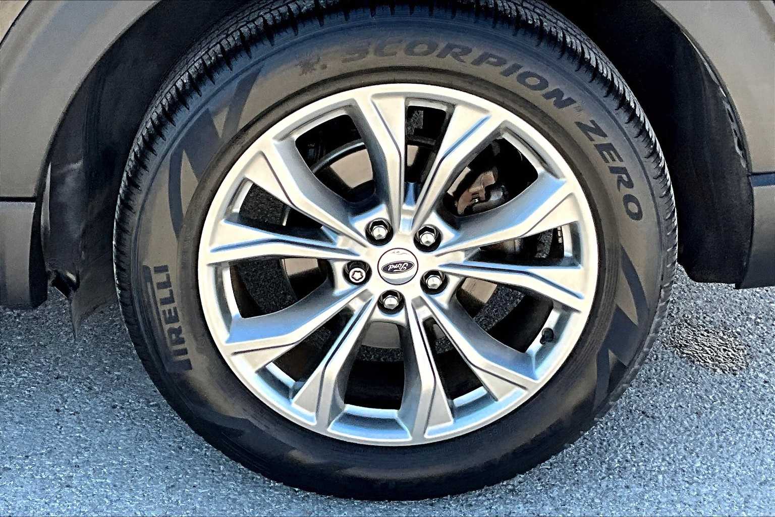Thumbnail: 2023 Ford Explorer - 34