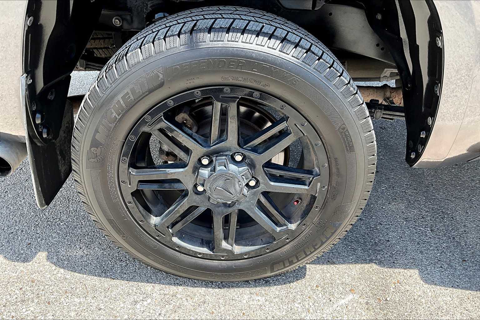 Thumbnail: 2019 Toyota Tundra - 34