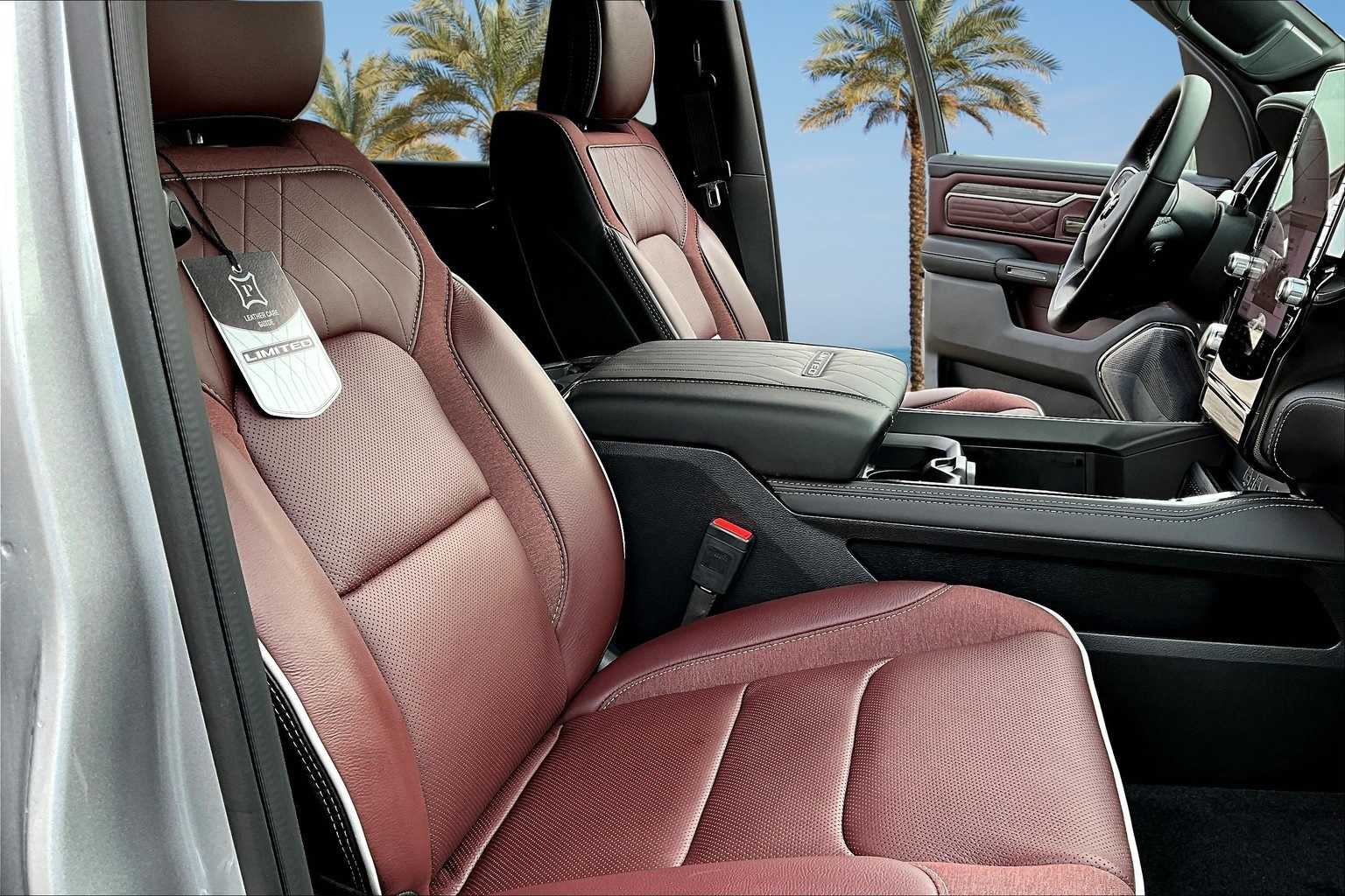 Thumbnail: 2025 RAM 1500 - 9