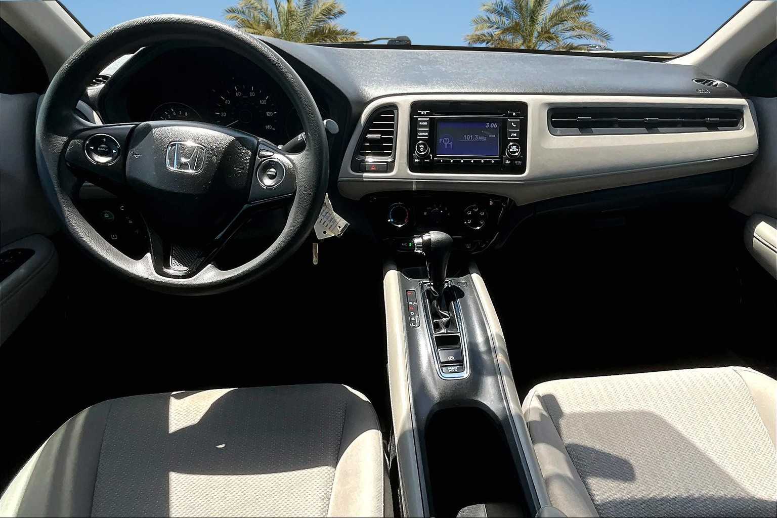 2016 Honda HR-V LX 10