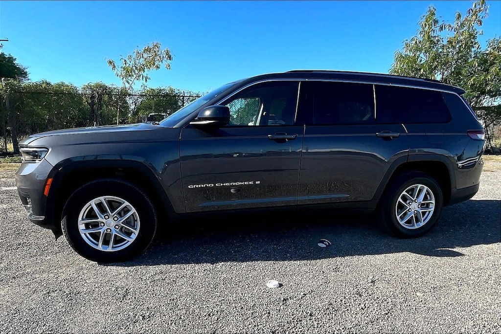 Used 2023 Jeep Grand Cherokee L Laredo SUV