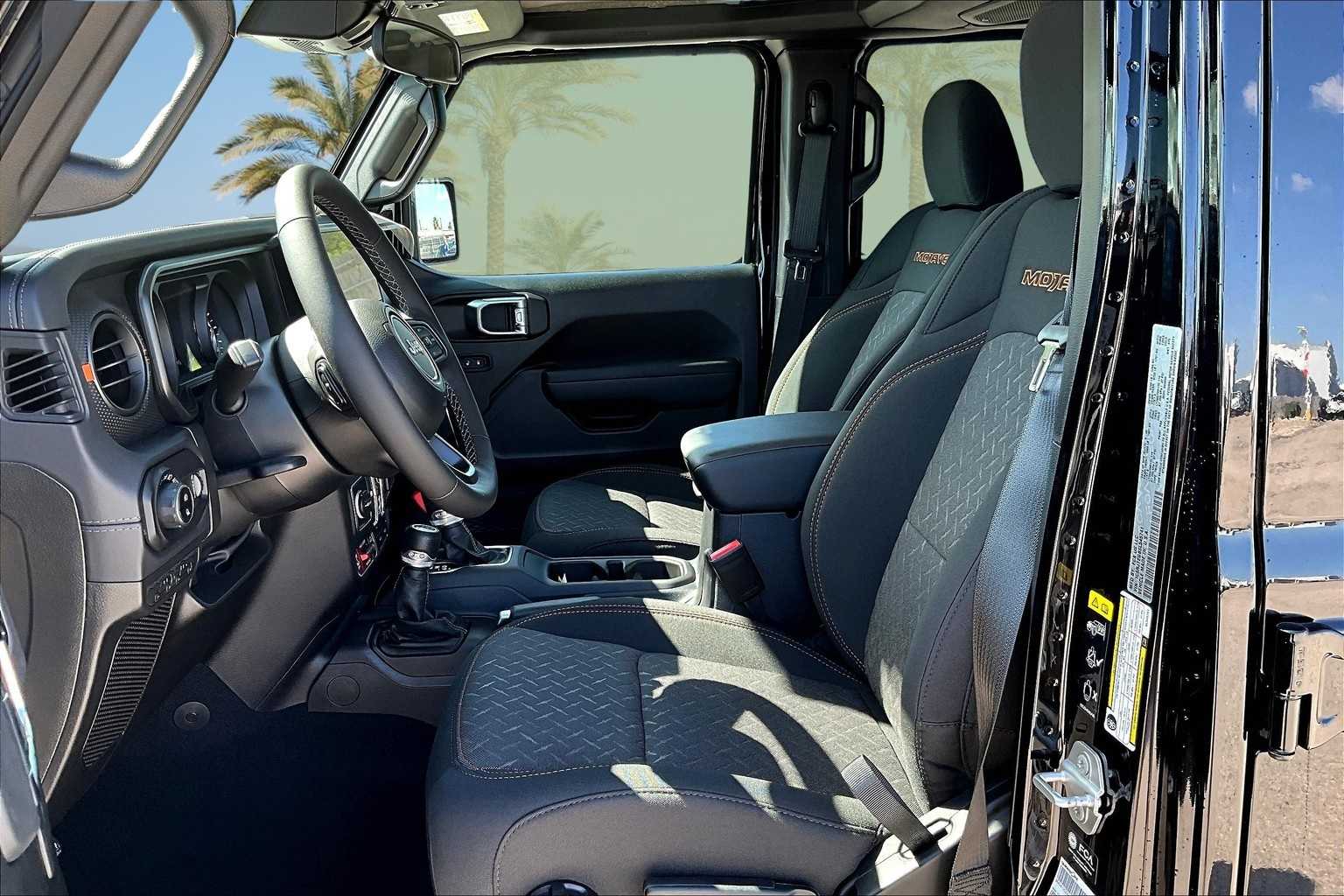 Thumbnail: 2025 Jeep Gladiator - 11