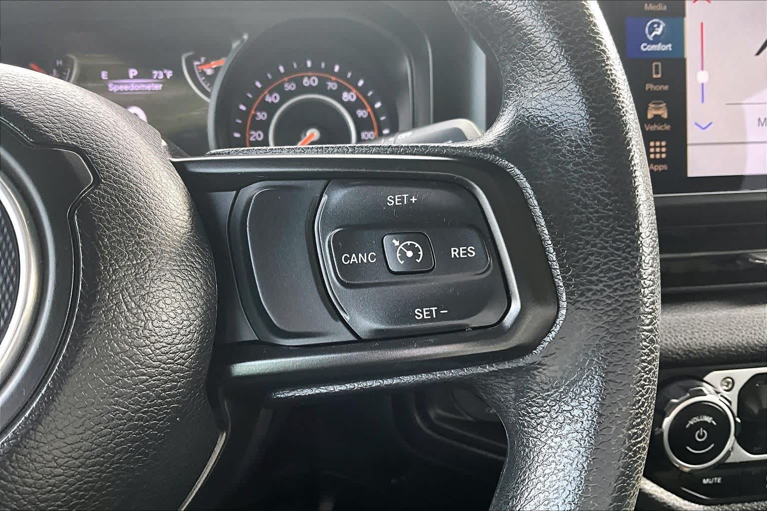 Thumbnail: 2024 Jeep Gladiator - 23