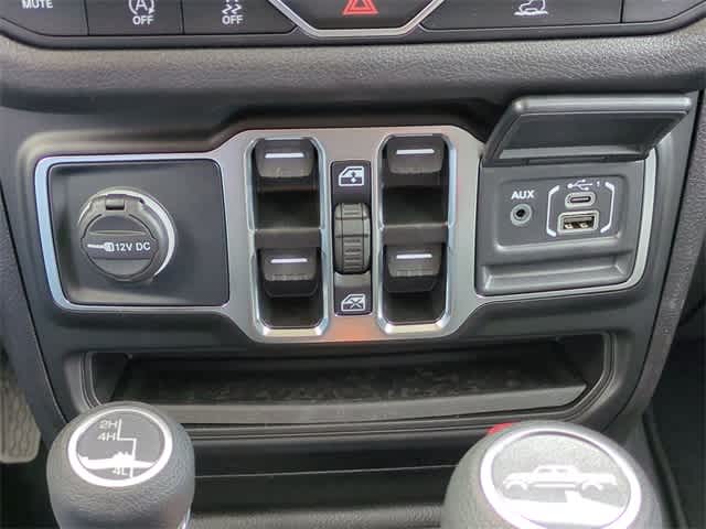 Thumbnail: 2025 Jeep Gladiator - 31