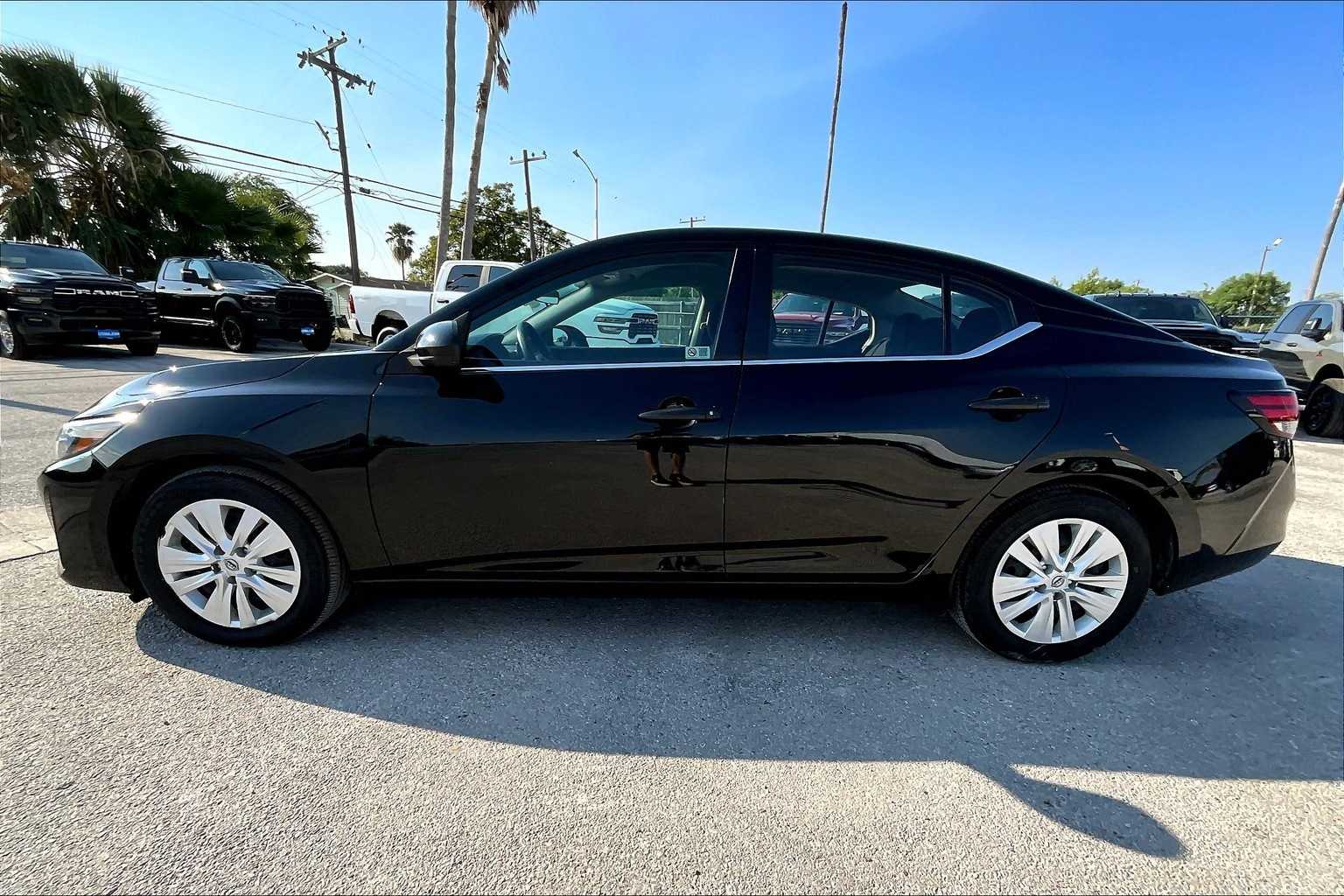 2024 Nissan Sentra S photo 3
