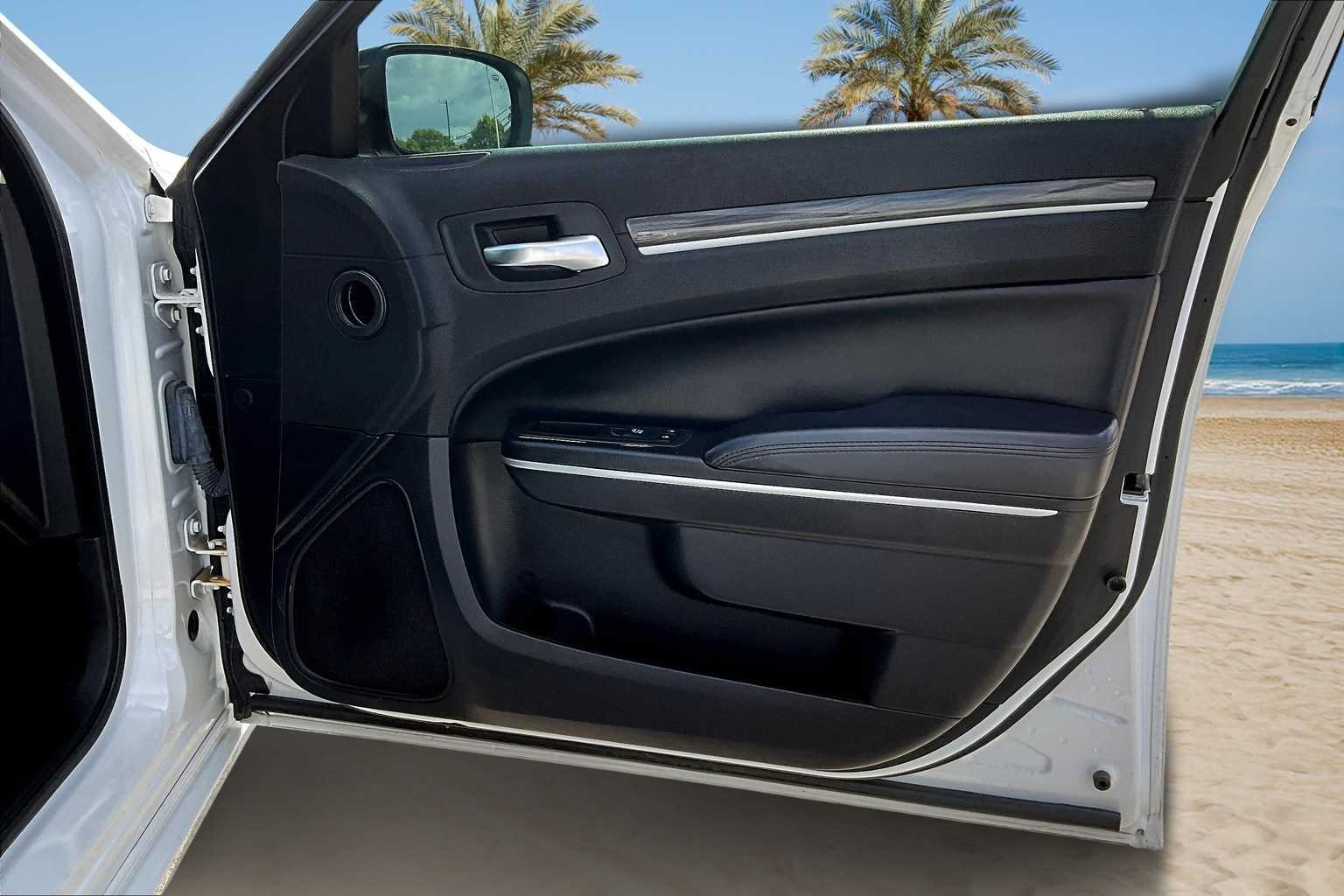 Thumbnail: 2022 Chrysler 300 - 29