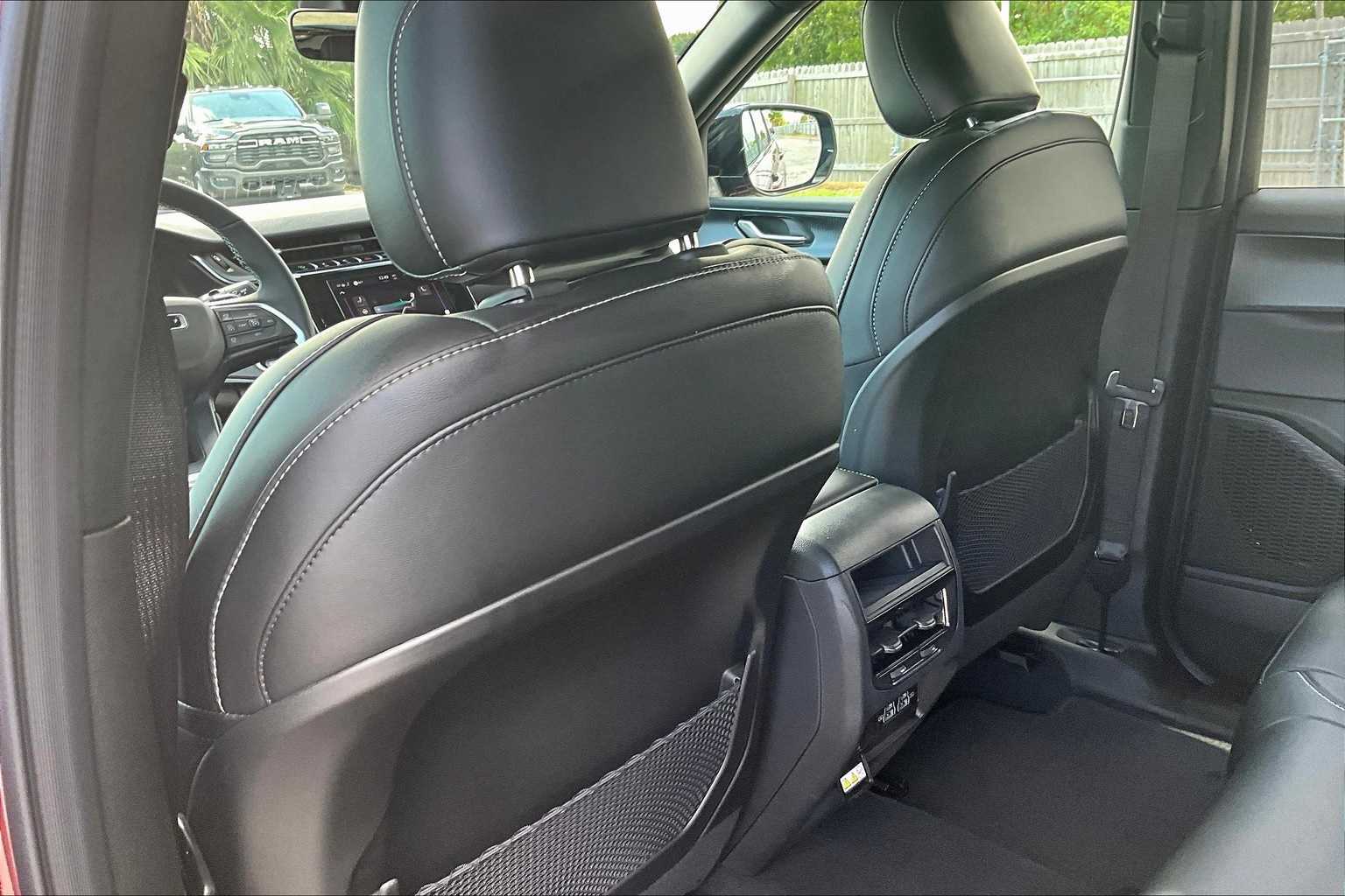 Thumbnail: 2025 Jeep Grand Cherokee - 11