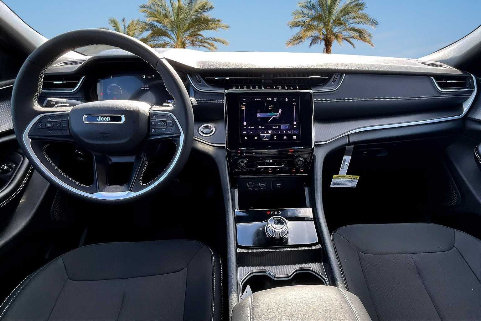 Thumbnail: 2025 Jeep Grand Cherokee - 10