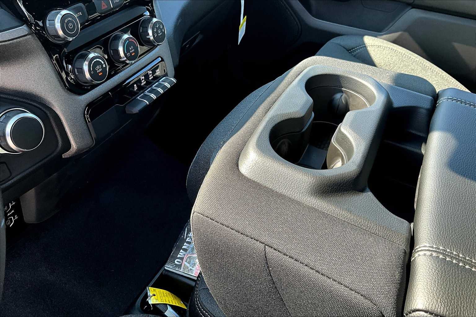 Thumbnail: 2025 RAM 1500 - 17