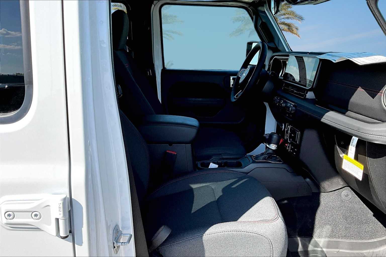 Thumbnail: 2025 Jeep Wrangler - 13