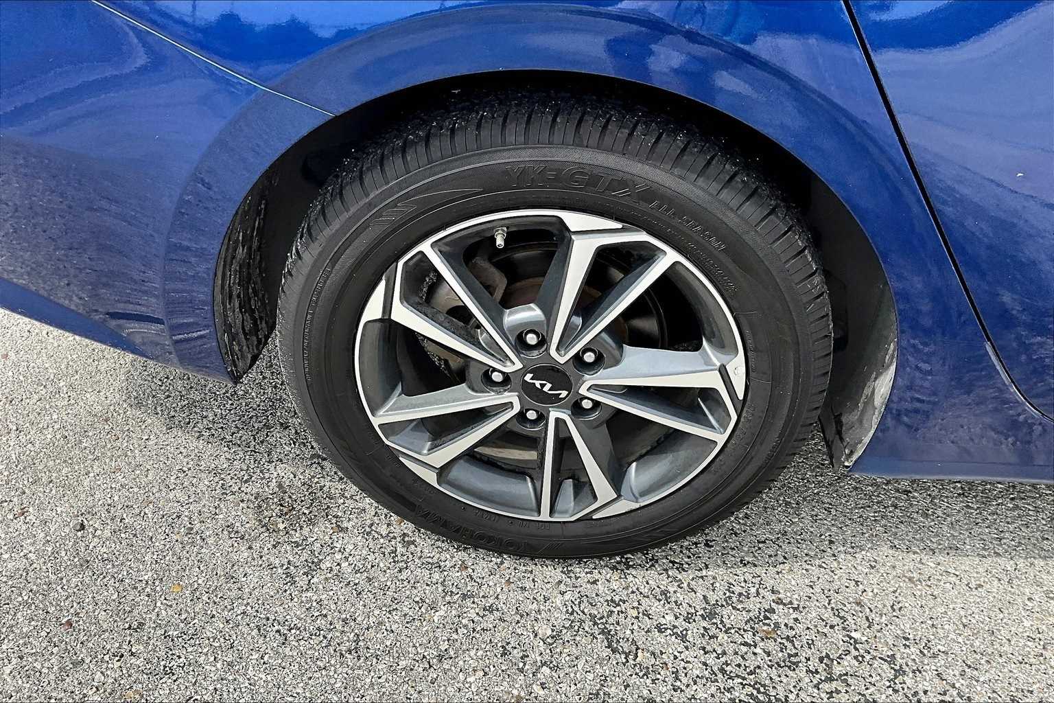 Thumbnail: 2022 Kia Forte - 35