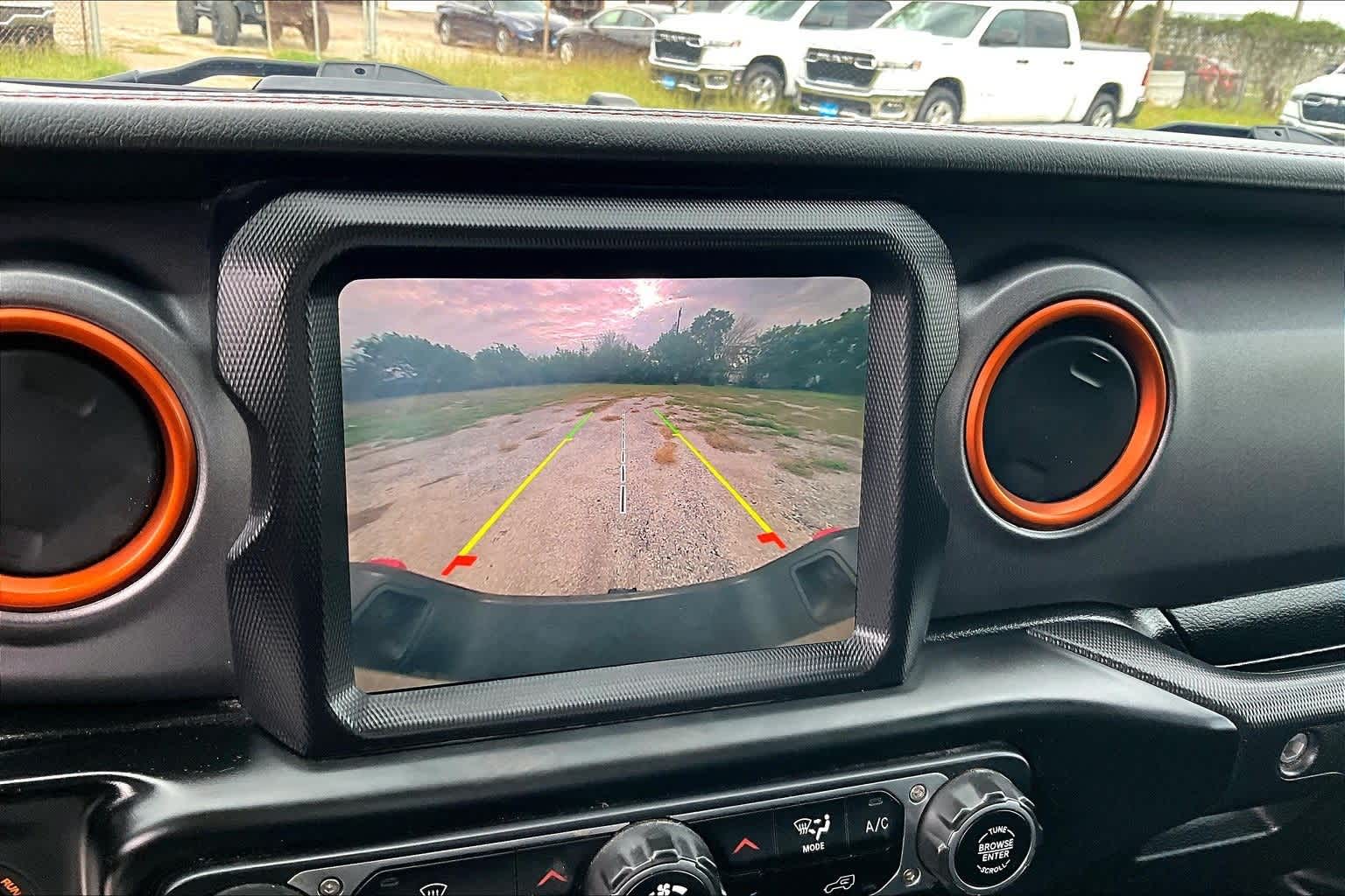 Thumbnail: 2020 Jeep Gladiator - 24