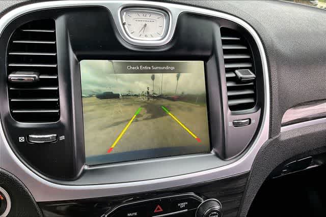 Thumbnail: 2022 Chrysler 300 - 24