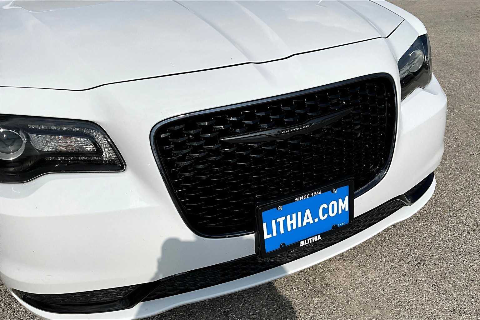 Thumbnail: 2022 Chrysler 300 - 33