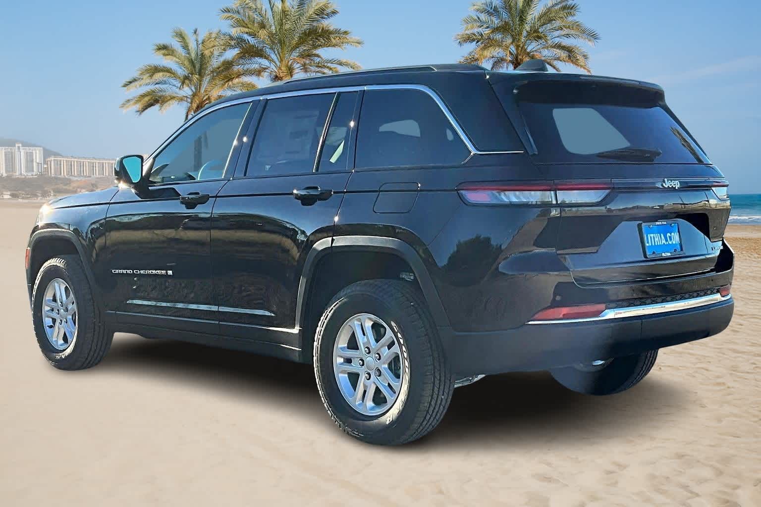 Thumbnail: 2025 Jeep Grand Cherokee - 4
