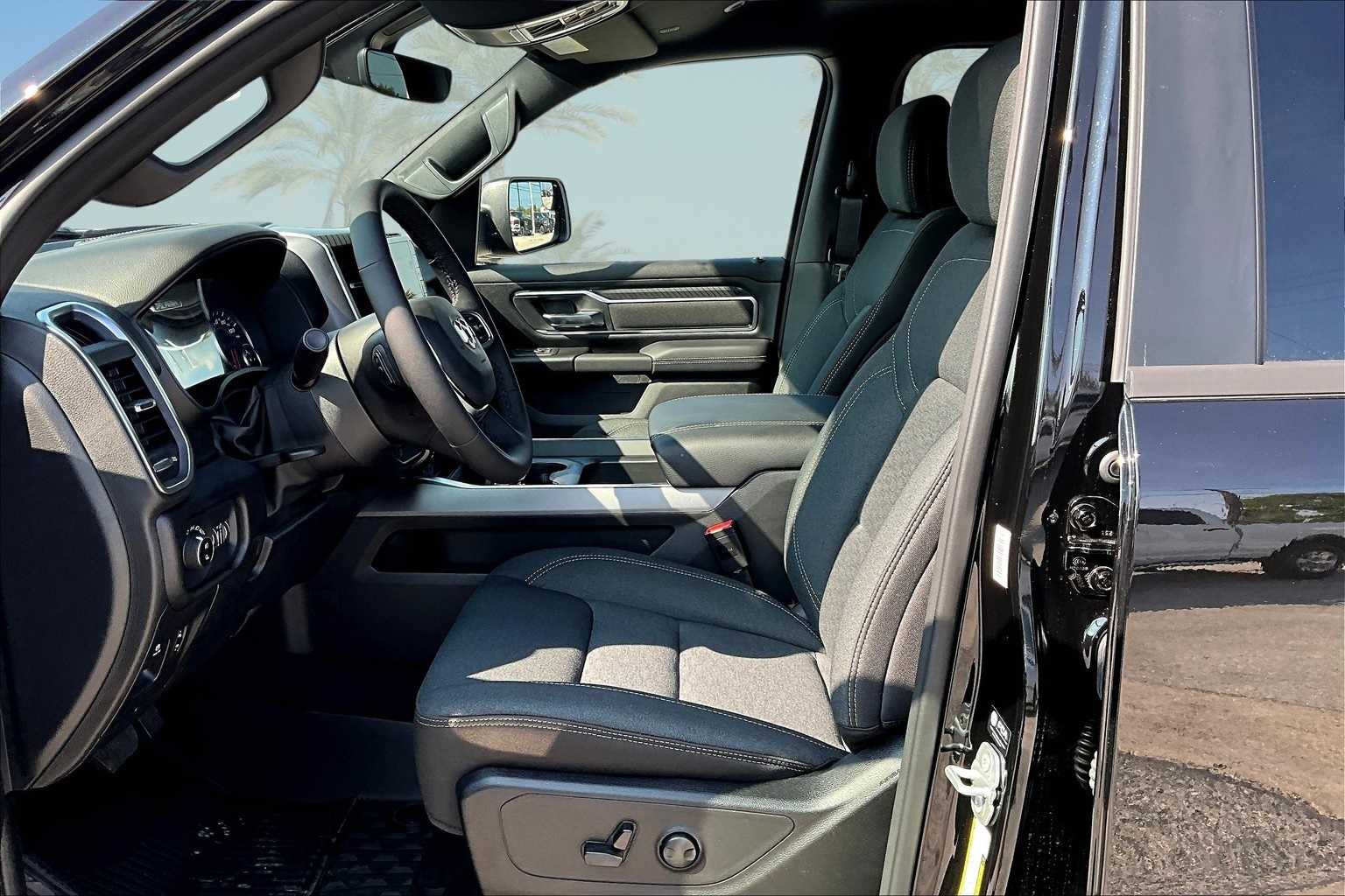 Thumbnail: 2026 RAM 1500 - 10