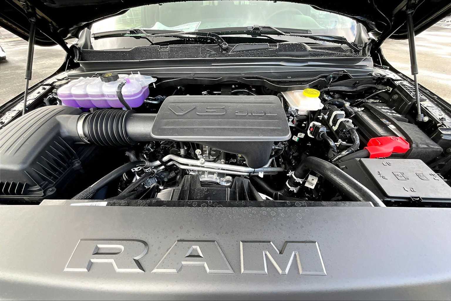 Thumbnail: 2025 RAM 1500 - 9