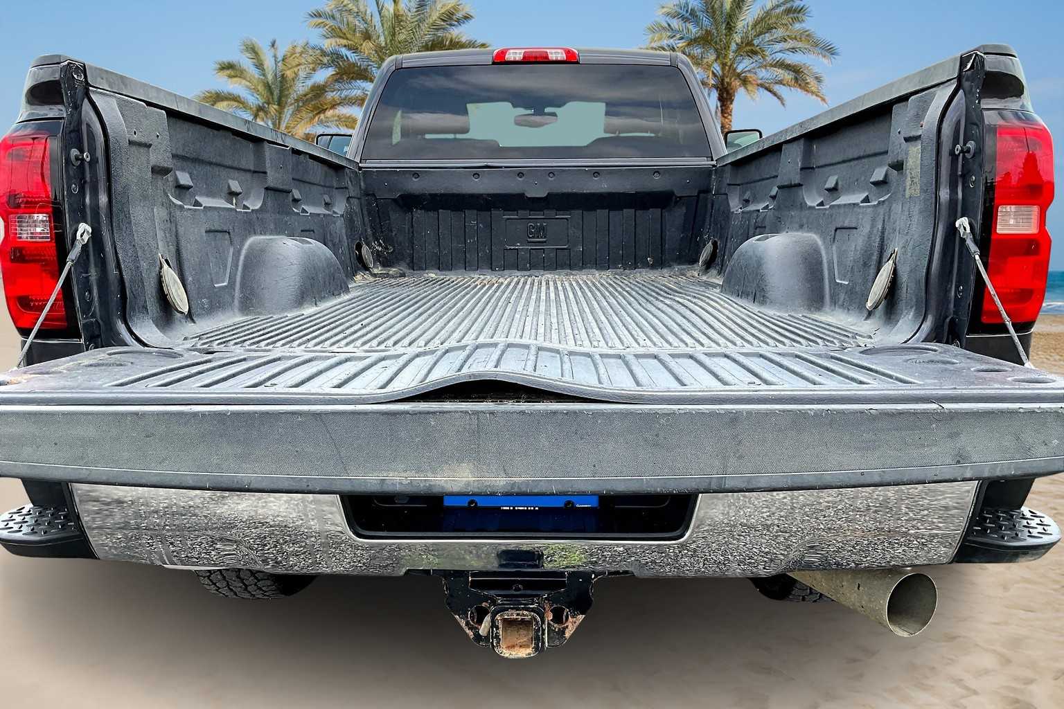 Thumbnail: 2015 Chevrolet Silverado 3500 - 18