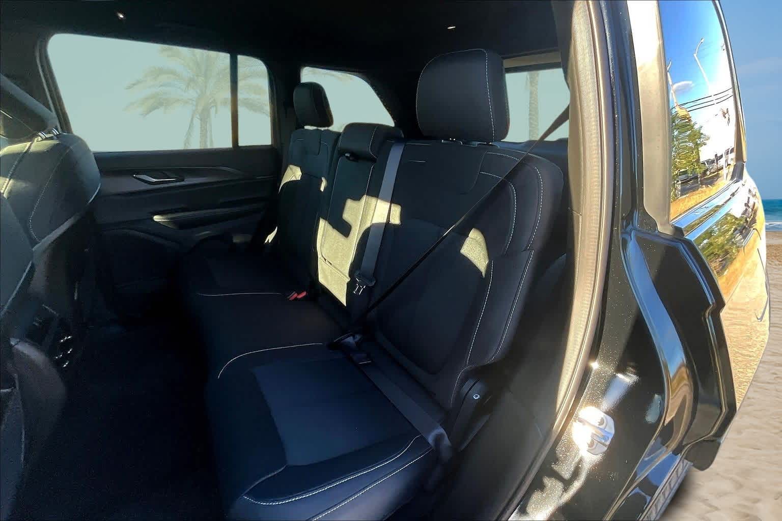 Thumbnail: 2025 Jeep Grand Cherokee - 12