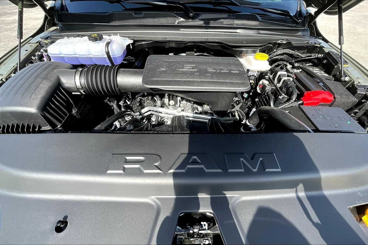 Thumbnail: 2025 RAM 1500 - 9