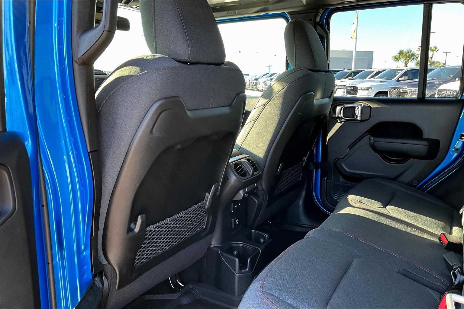 Thumbnail: 2025 Jeep Wrangler - 11