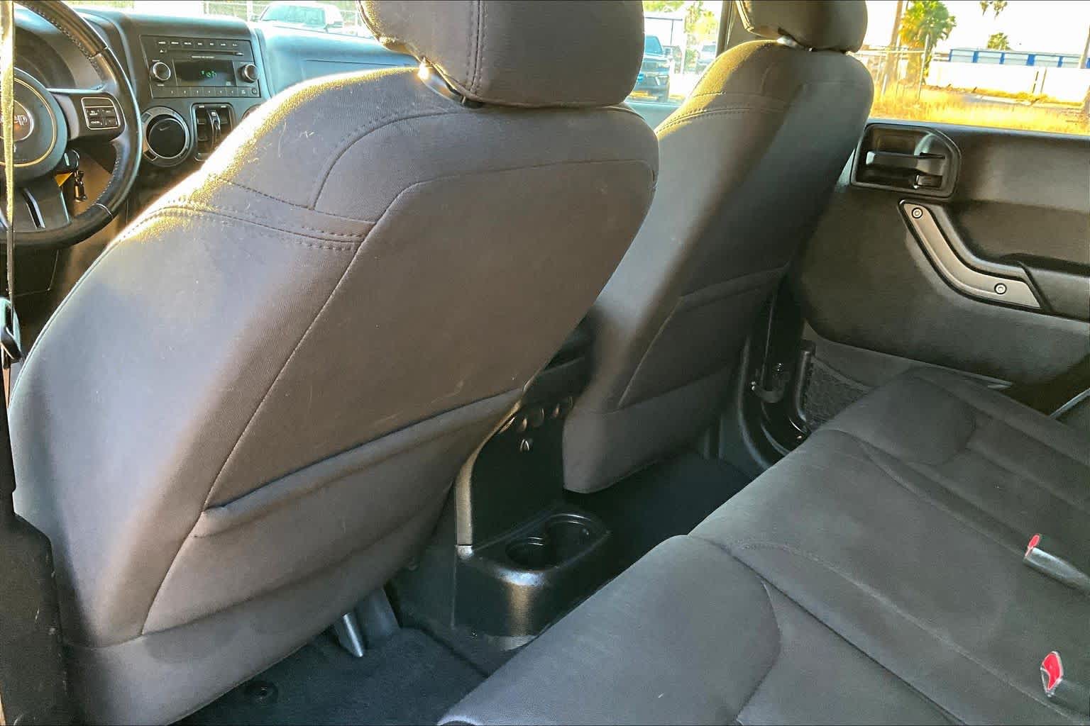 Thumbnail: 2016 Jeep Wrangler - 12