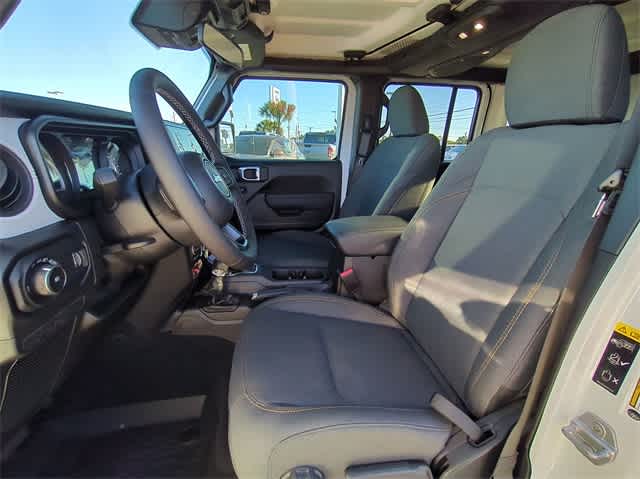 Thumbnail: 2025 Jeep Wrangler - 17