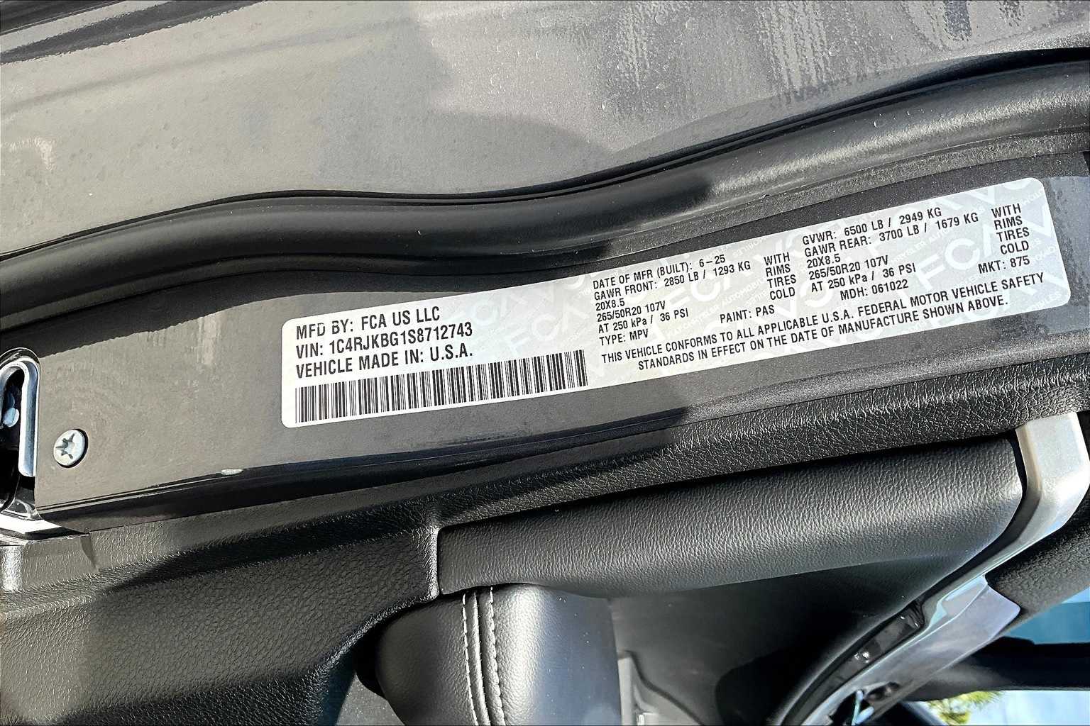 Thumbnail: 2025 Jeep Grand Cherokee - 21