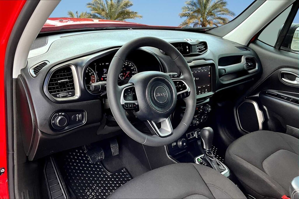 Used 2023 Jeep Renegade Latitude SUV